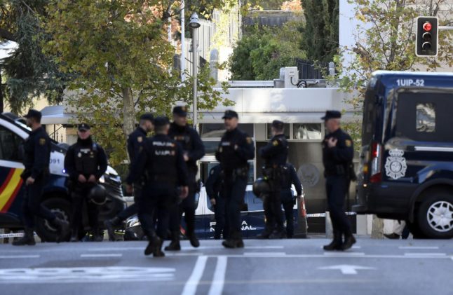 Spain jails letterbomb suspect to avoid 'flight to Russia'