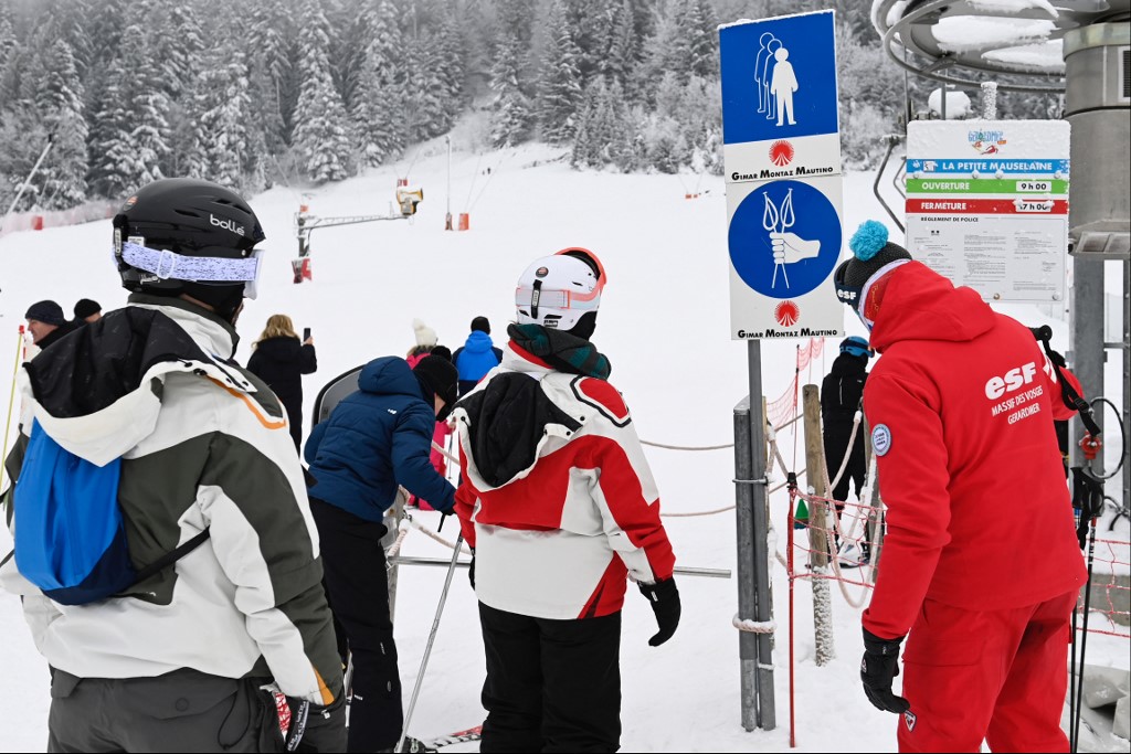 France launches ski safety campaign after rising number of accidents