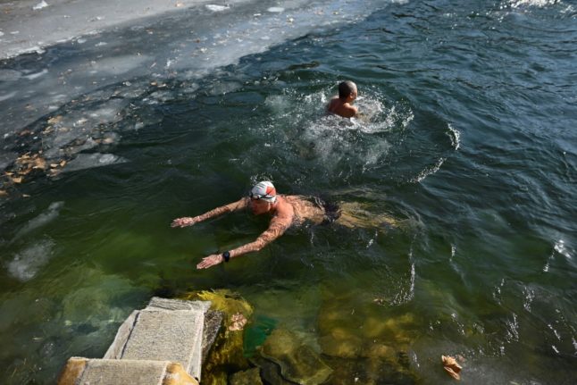 EXPLAINED: What do France’s ice swimming world championships involve?