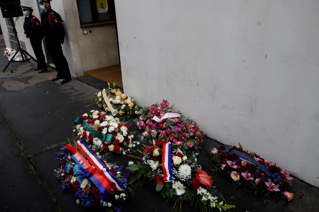 Iran closes French institute in protest at Charlie Hebdo cartoons Iran closes French institute in protest at Charlie Hebdo cartoons