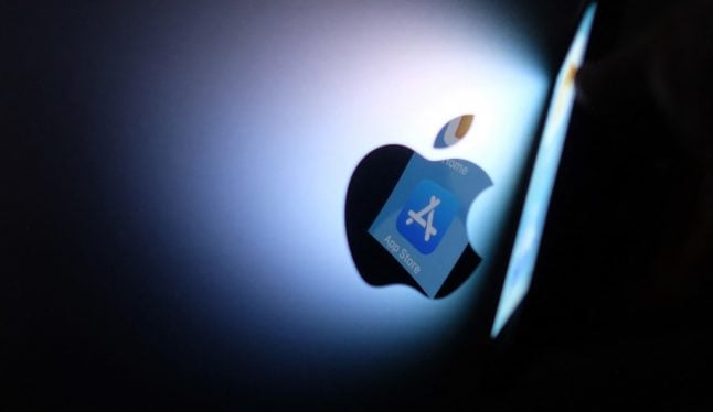 France fines Apple €8m over trackers on users' phones