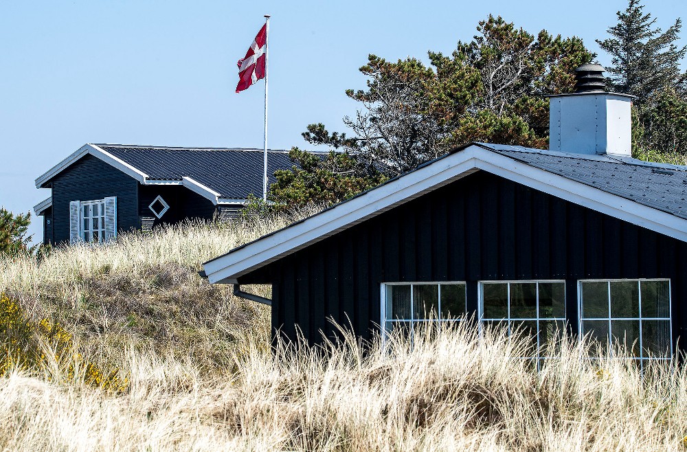 how-many-public-holidays-does-denmark-have-compared-to-other-countries