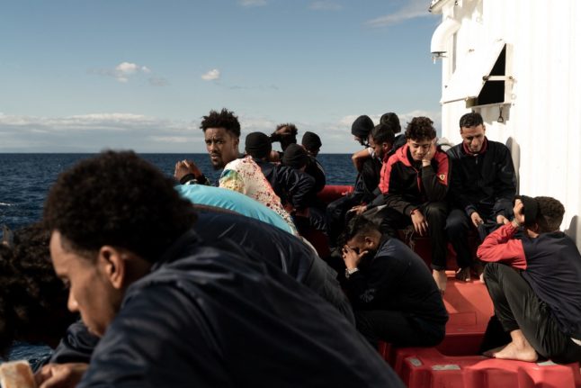 MIgrants on rescue boat
