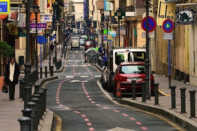 How long can you park your car in the street in Spain before risking a fine?