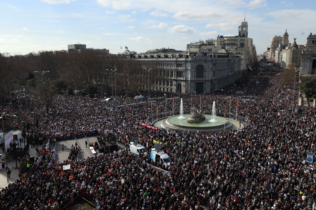 Protes massal menuntut perawatan kesehatan yang lebih baik di Madrid