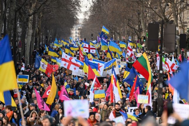 Rallies in French capital call for peace in Ukraine