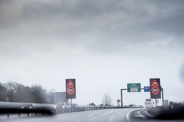 'Wind-sensitive' vehicles in Denmark: What are they and when are they not allowed on bridges?