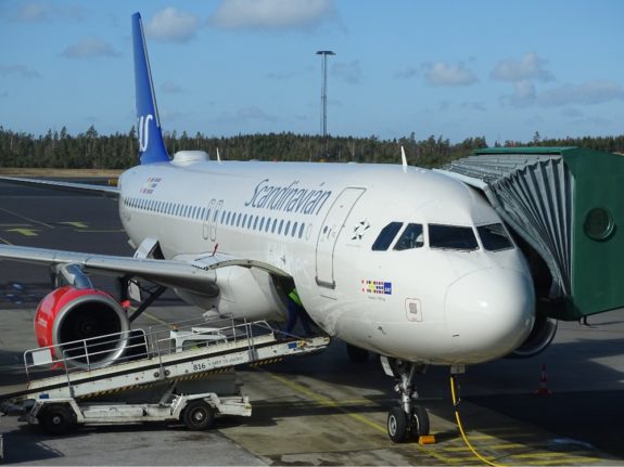 Scandinavia's SAS airline shares tumble amid reports of delisting
