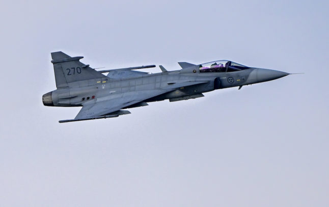 Swedish opposition calls for Saab fighter jets to go to Ukraine