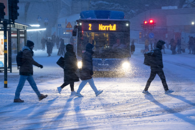 WEATHER LATEST: Over 100 bus routes cancelled as snow hits Stockholm