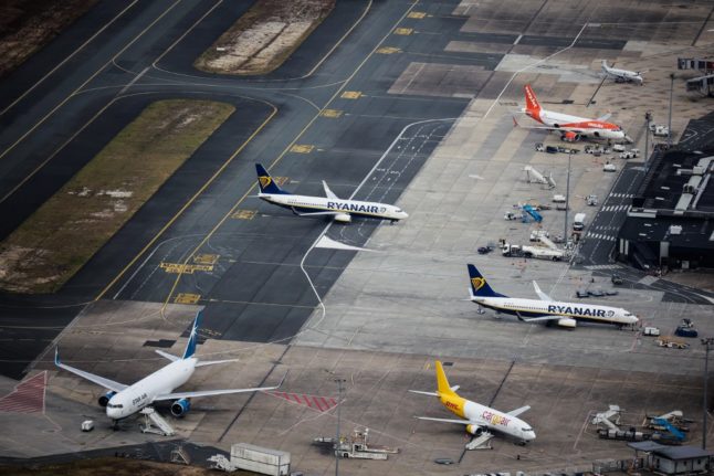 France formalises ban on short domestic flights