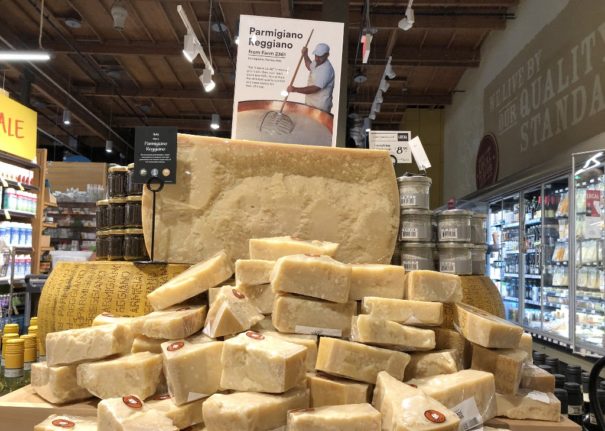 Can you bring Italian cheeses to the US from Italy in your baggage?