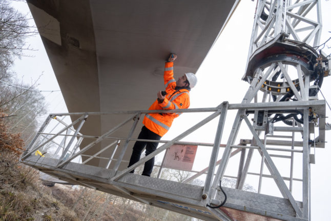 Engineer Ronny Seidel checks the new skywalk 