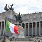 What are the benefits of having Italian citizenship vs residency?