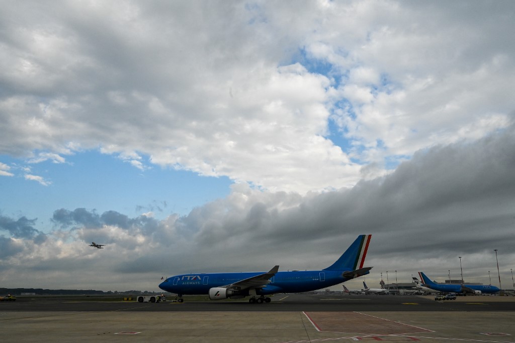 Which airports in Italy will be affected by strikes on Friday?