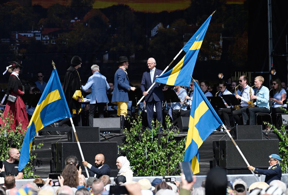 King Carl Gustaf on stage