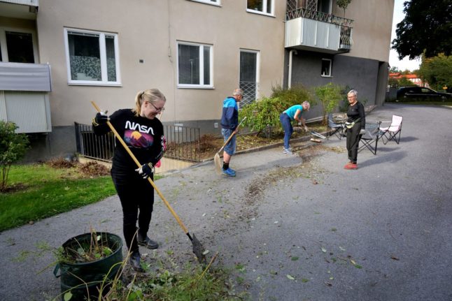 What happens if a Swedish housing cooperative gets into financial trouble?