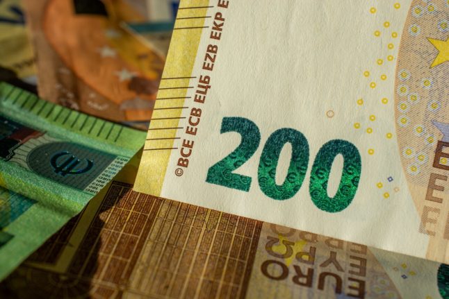 A close up of a €200 note.
