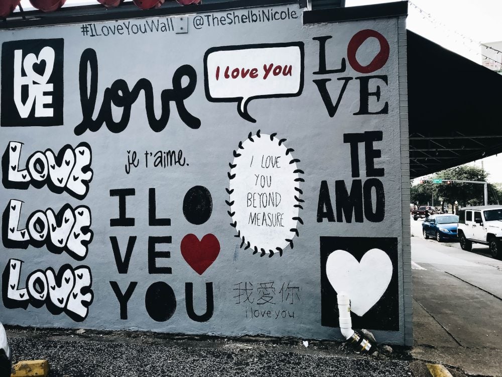 'Te amo' or 'te quiero'? How to say I love you properly in Spanish