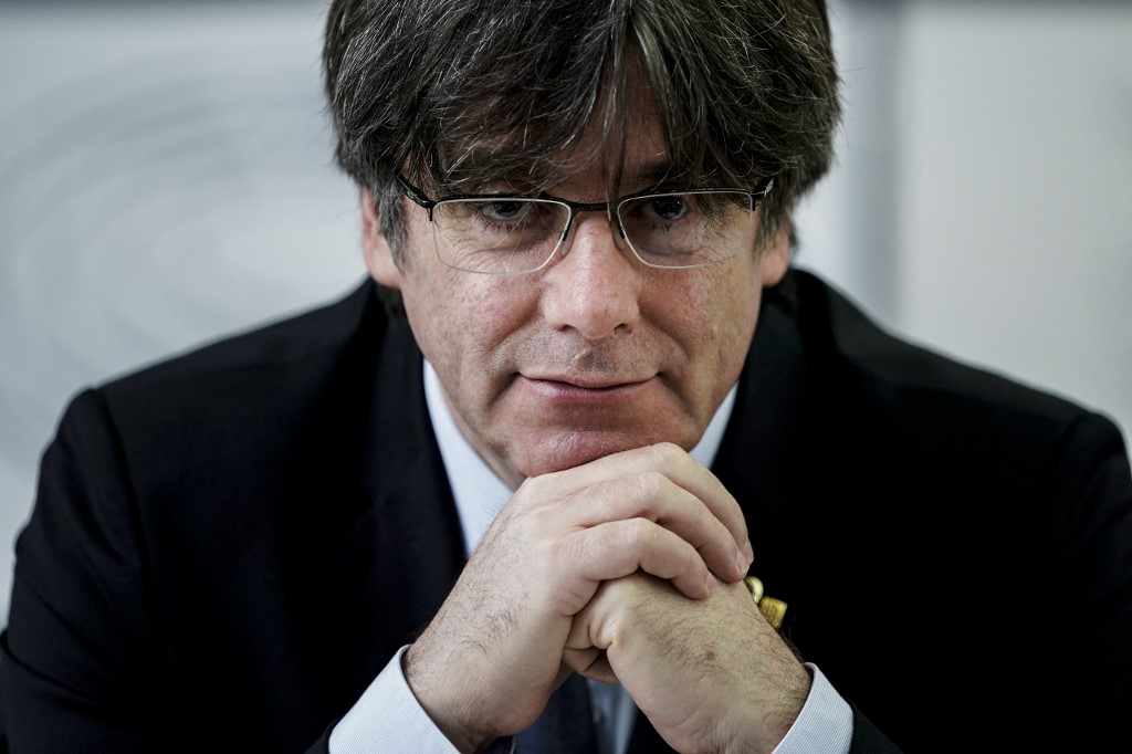 Fugitive Catalan leader demands guarantees before key Spain vote thumbnail