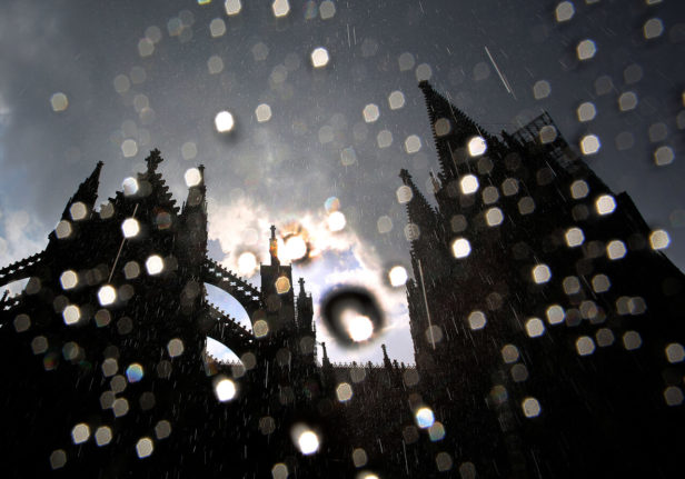 Raindrops in front of the Cologne Cathedral.
