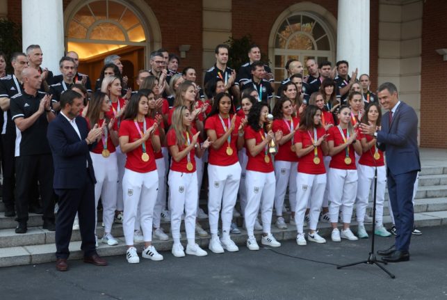 Spanish federation urges Women’s World Cup winners to return