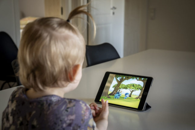 Danish charity recommends screen ban for two year olds