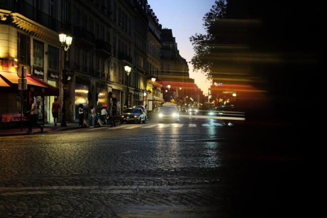 Motorist fleeing police kills pedestrian in Paris