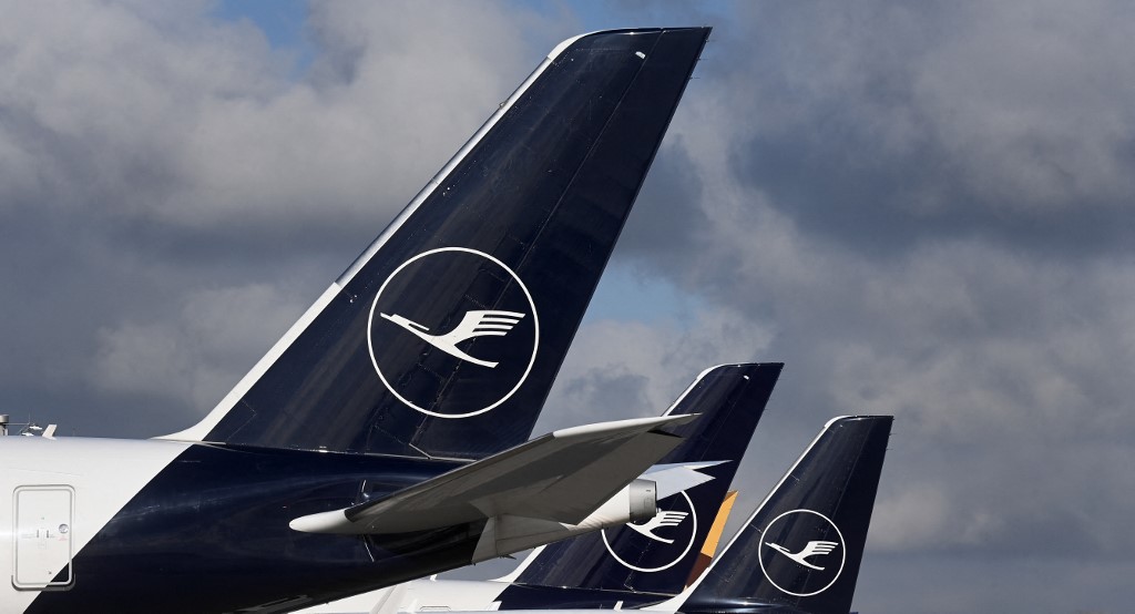 German airline Lufthansa has suspended flights to Lebanon.