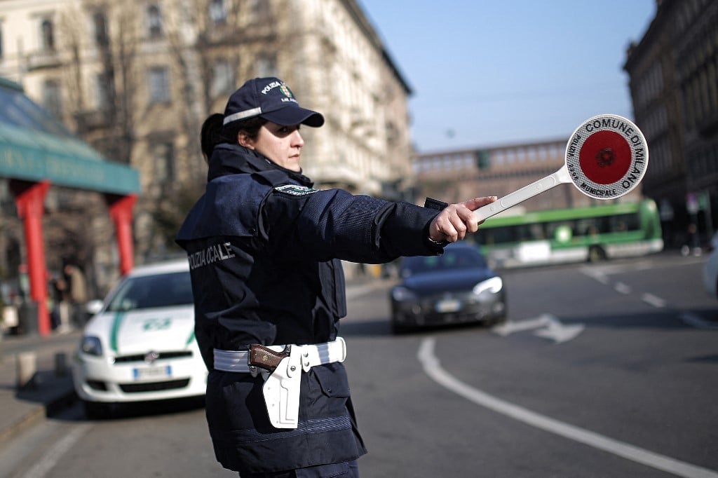 Milan announces plan to ban cars from city centre in 2024