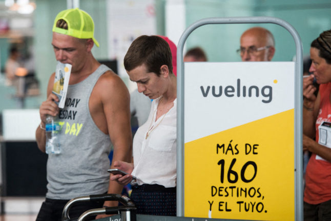 Italy investigates Spain’s Vueling over luggage pricing