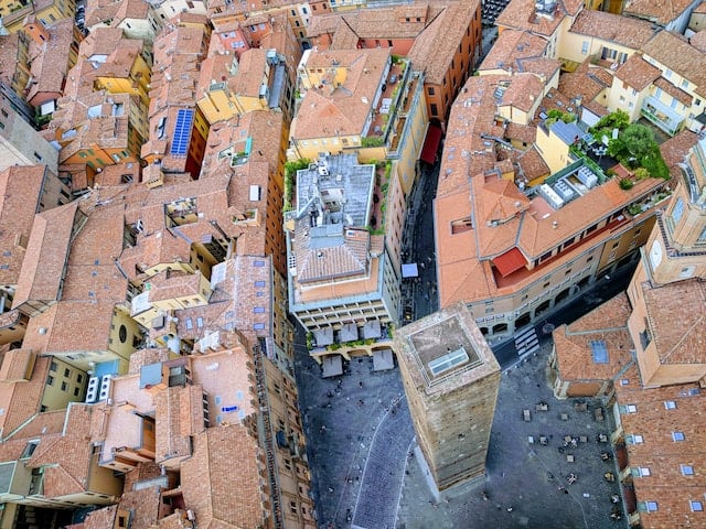 Is one of Bologna’s ‘twin towers’ at risk of collapsing?