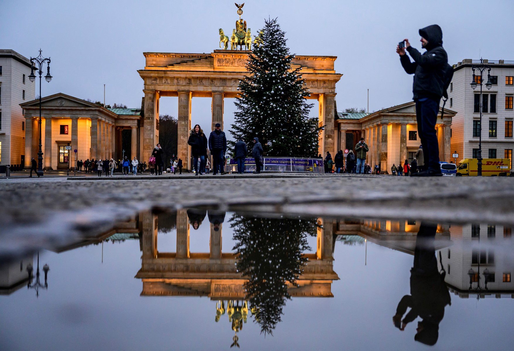 EXPLAINED: How to dispose of your Christmas tree in Germany