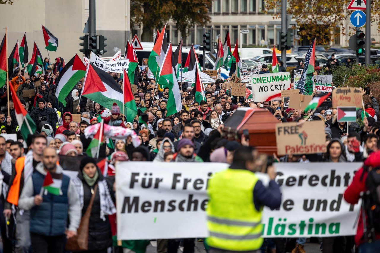People march in solidarity with Palestine in Wuppertal