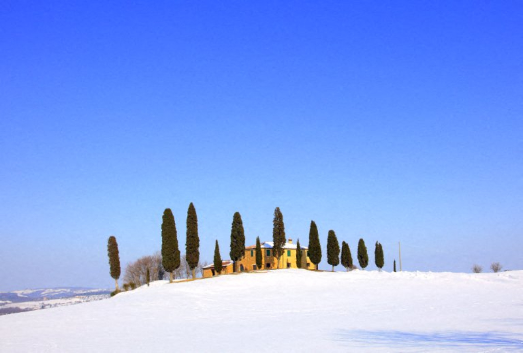 Tuscany, house, snow
