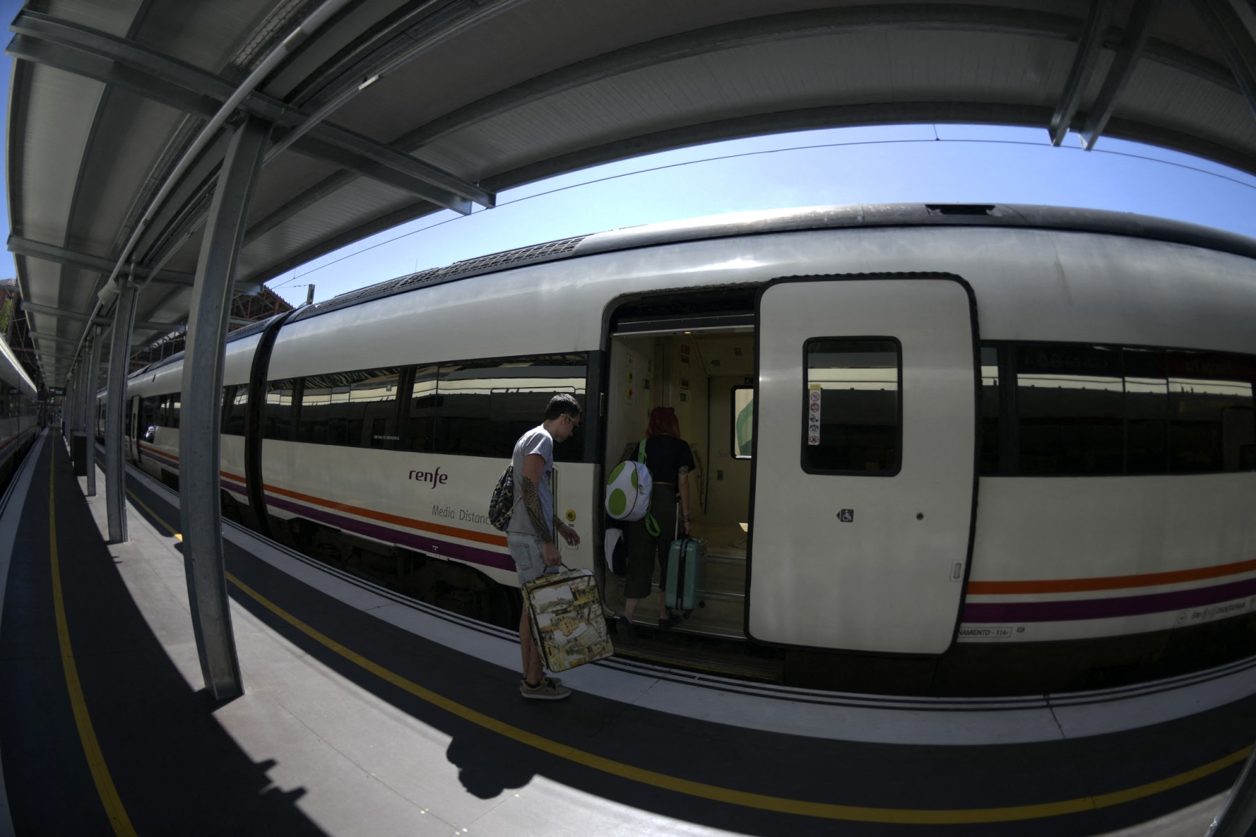 Spain's transport discounts to be extended into 2024