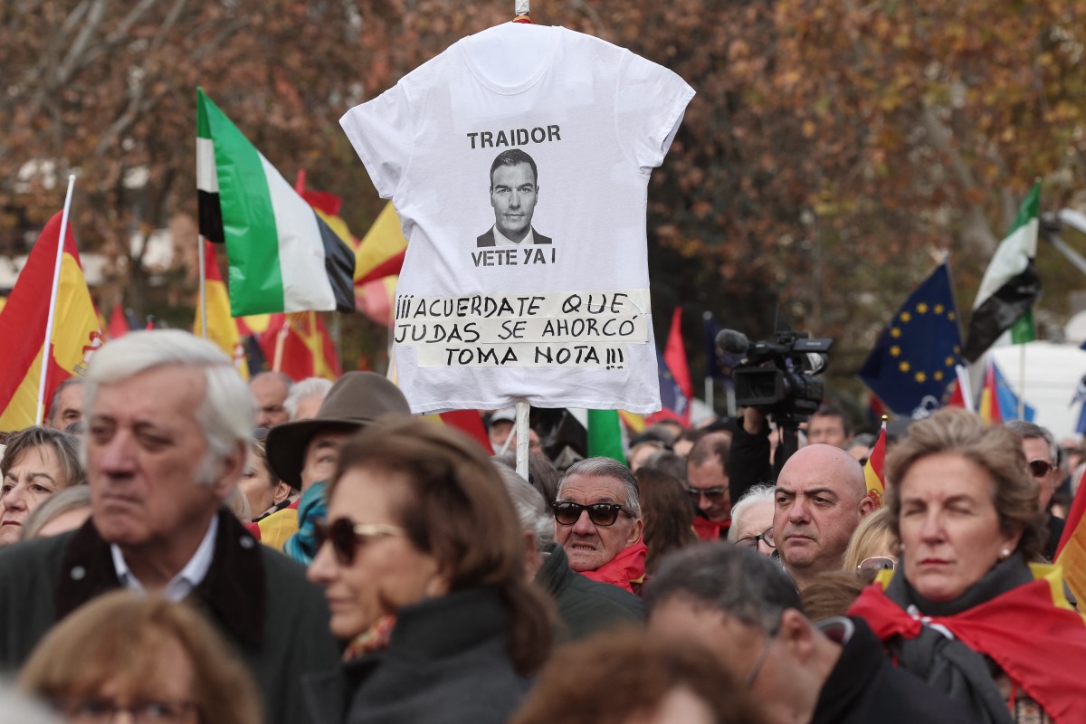 Lawmakers in Spain begin debating divisive amnesty bill thumbnail