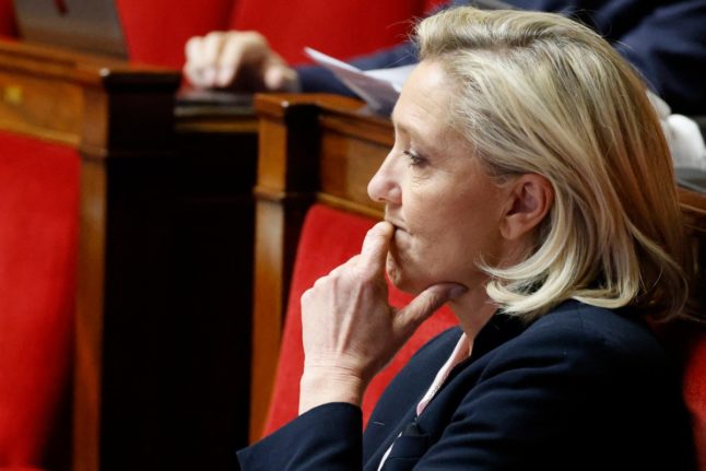 Far-right to back French government's immigration bill