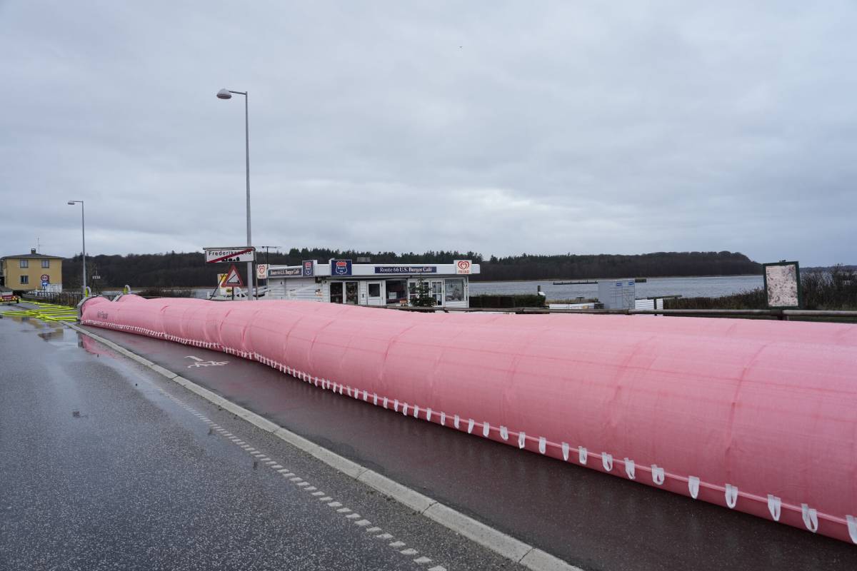 Fredrikssund's municipal authorities mobilised flood defences to combat rising waters.