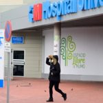 Spain wants masks worn in hospitals as viruses surge
