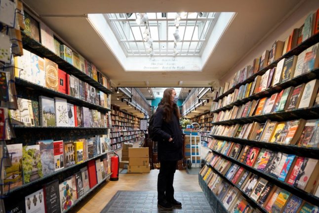 Where are the English-language bookshops in Switzerland?