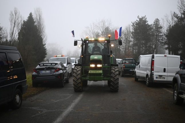 French PM to visit farm as agricultural unions vow Paris ‘siege’