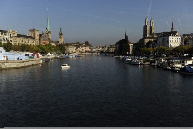 30,000 Zurich city workers told to pay back double salaries