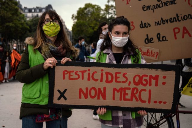 French govt under fire for putting pesticide phase-out on hold