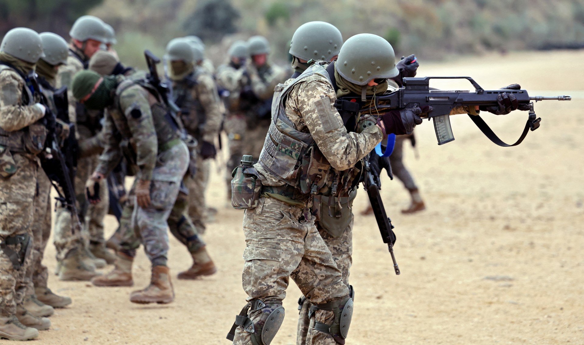 Spain against deploying EU troops to Ukraine thumbnail