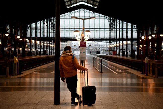 French train conductors call strike over winter holiday weekend