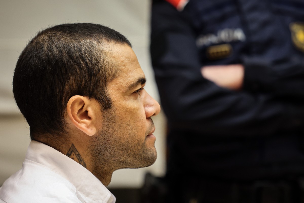 Footballer Dani Alves to testify as his rape trial in Spain wraps up thumbnail