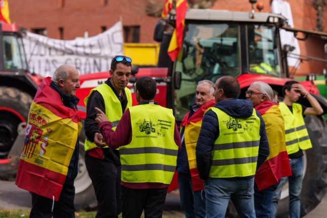 LATEST: Spanish farmers to continue protests throughout February