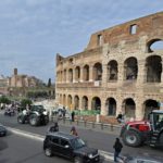 Italian farmers stage symbolic protest by Rome’s Colosseum