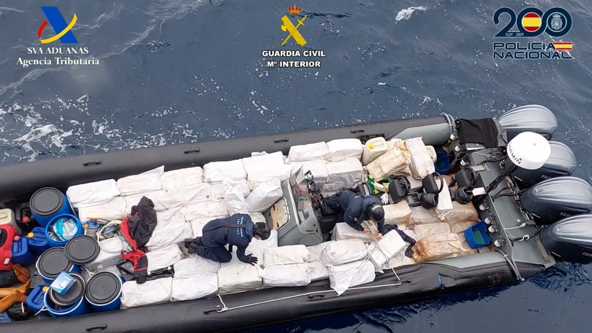 Spain seizes four-tonne cocaine shipment in Atlantic thumbnail